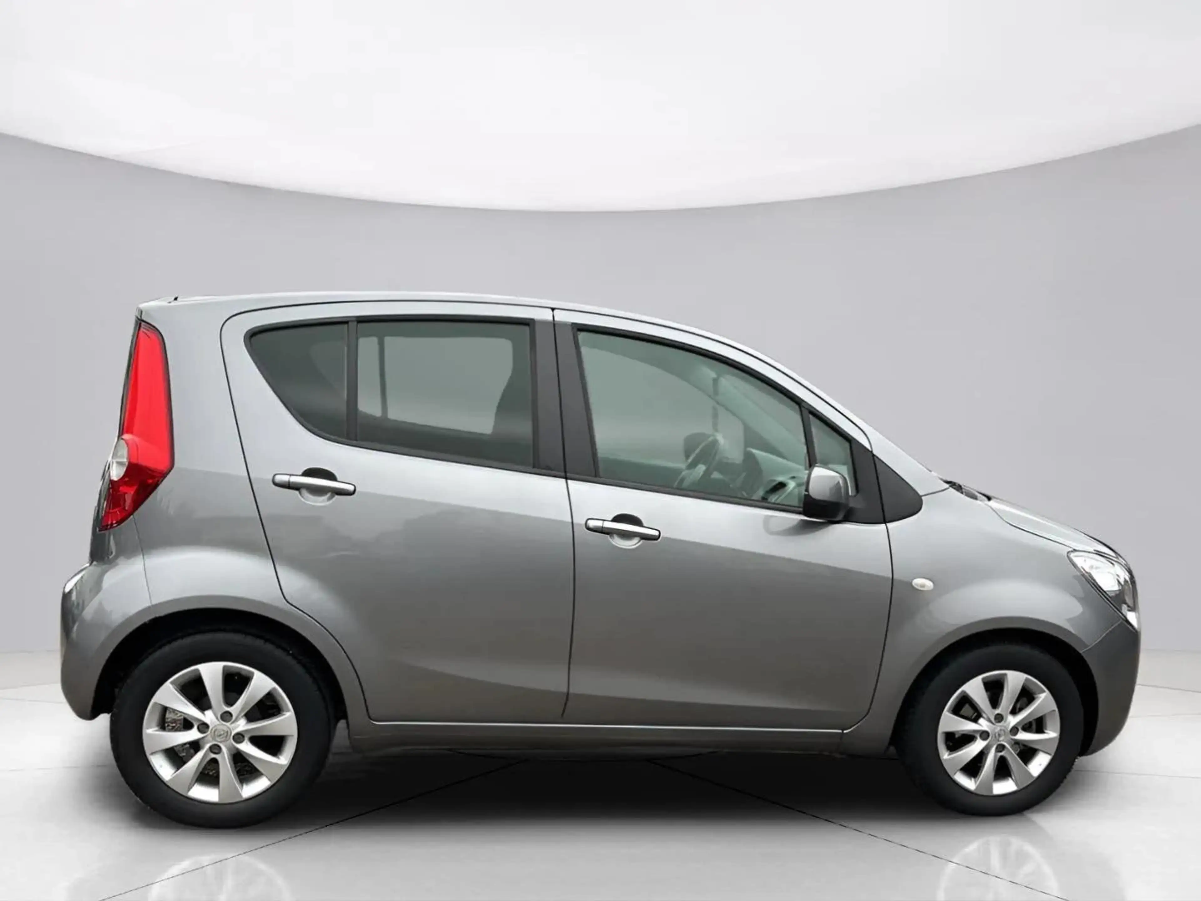 Opel Agila Edition*Automatik*1.Hand*SHZ*Klima*Kamera*wenig KM — photo 6