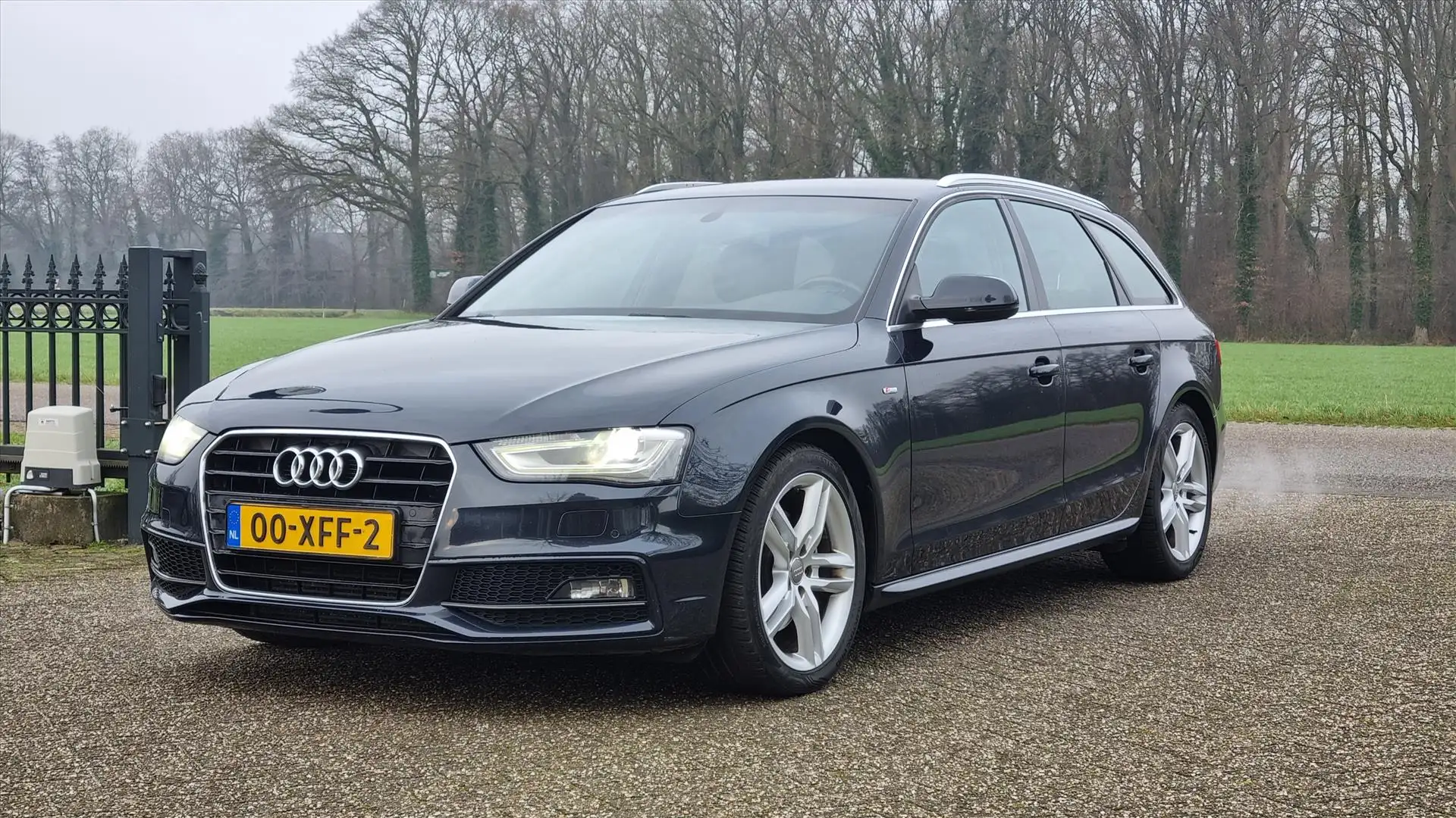 Audi A4 1.8 TFSI 170pk Automaat volledig S-line Bleu - 1
