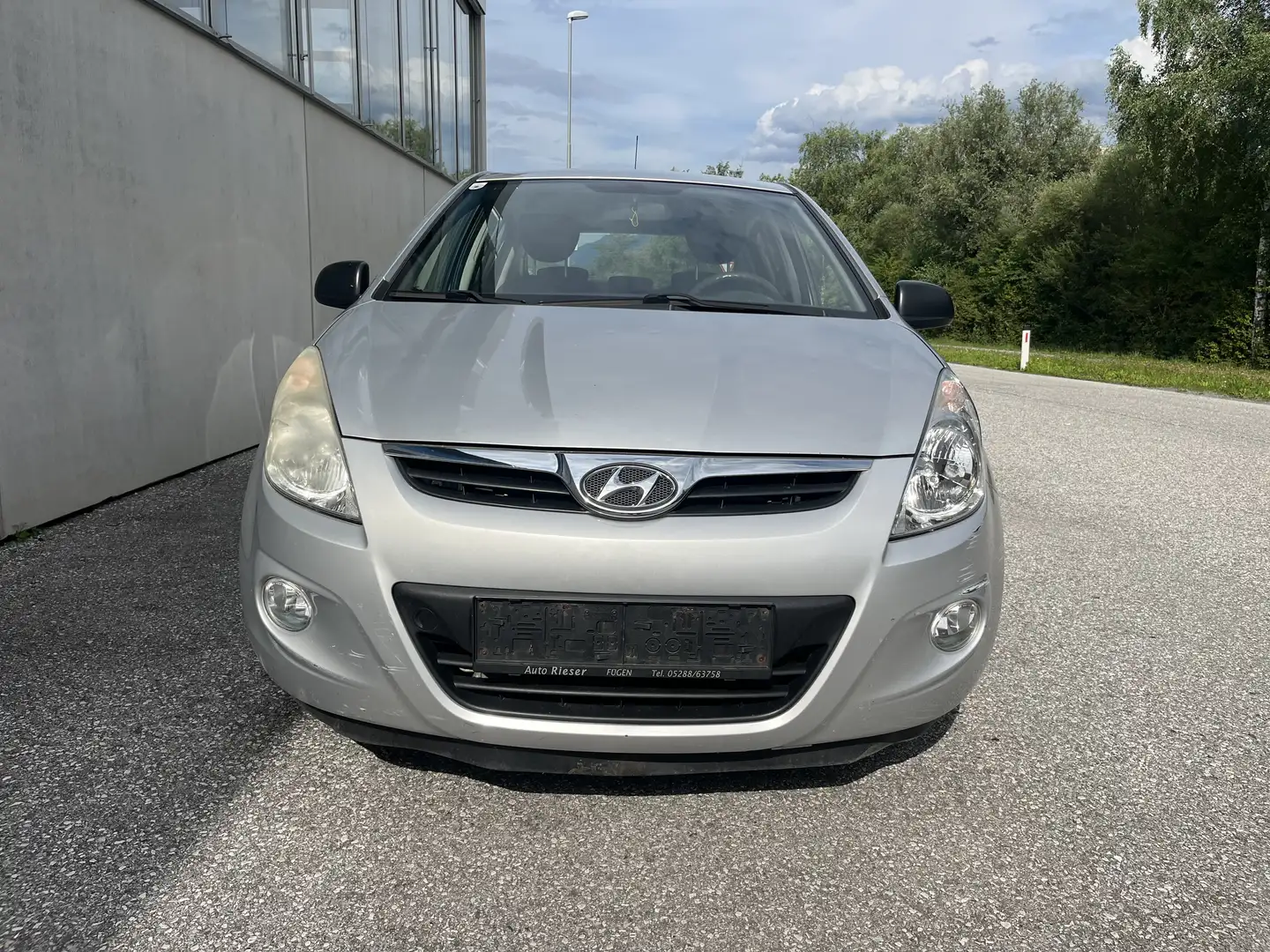 Hyundai i20 1,25 EXPORT !!! HAGELSCHADEN !!! Gris - 2
