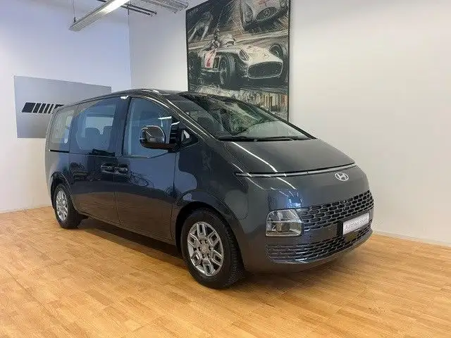 Hyundai STARIA Trend 2WD Around View 9 Sitzer