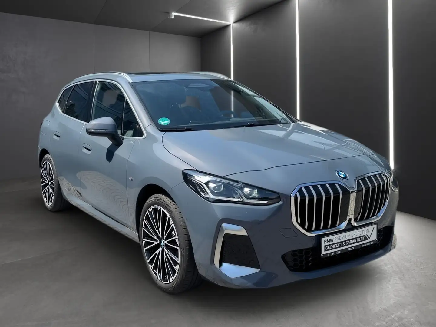 BMW 230 e xDrive Active Tourer+M SPORTPAKET+19"ALU+AHK+PAN Grau - 2