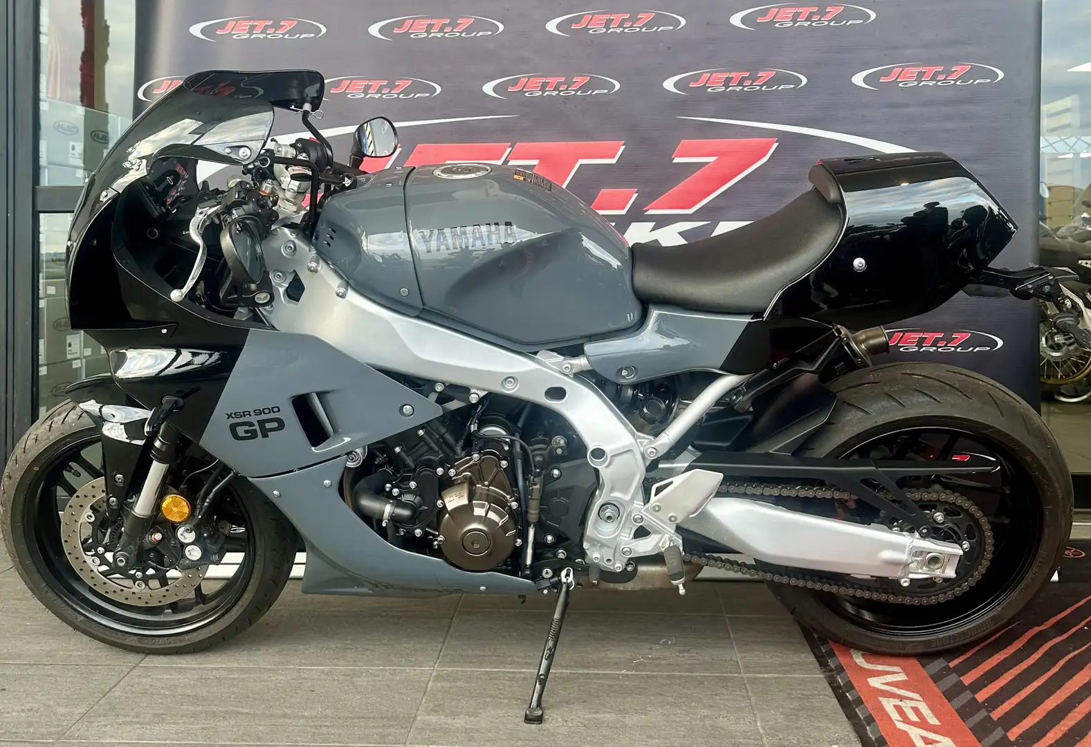 Yamaha XSR 900 Gris - 2