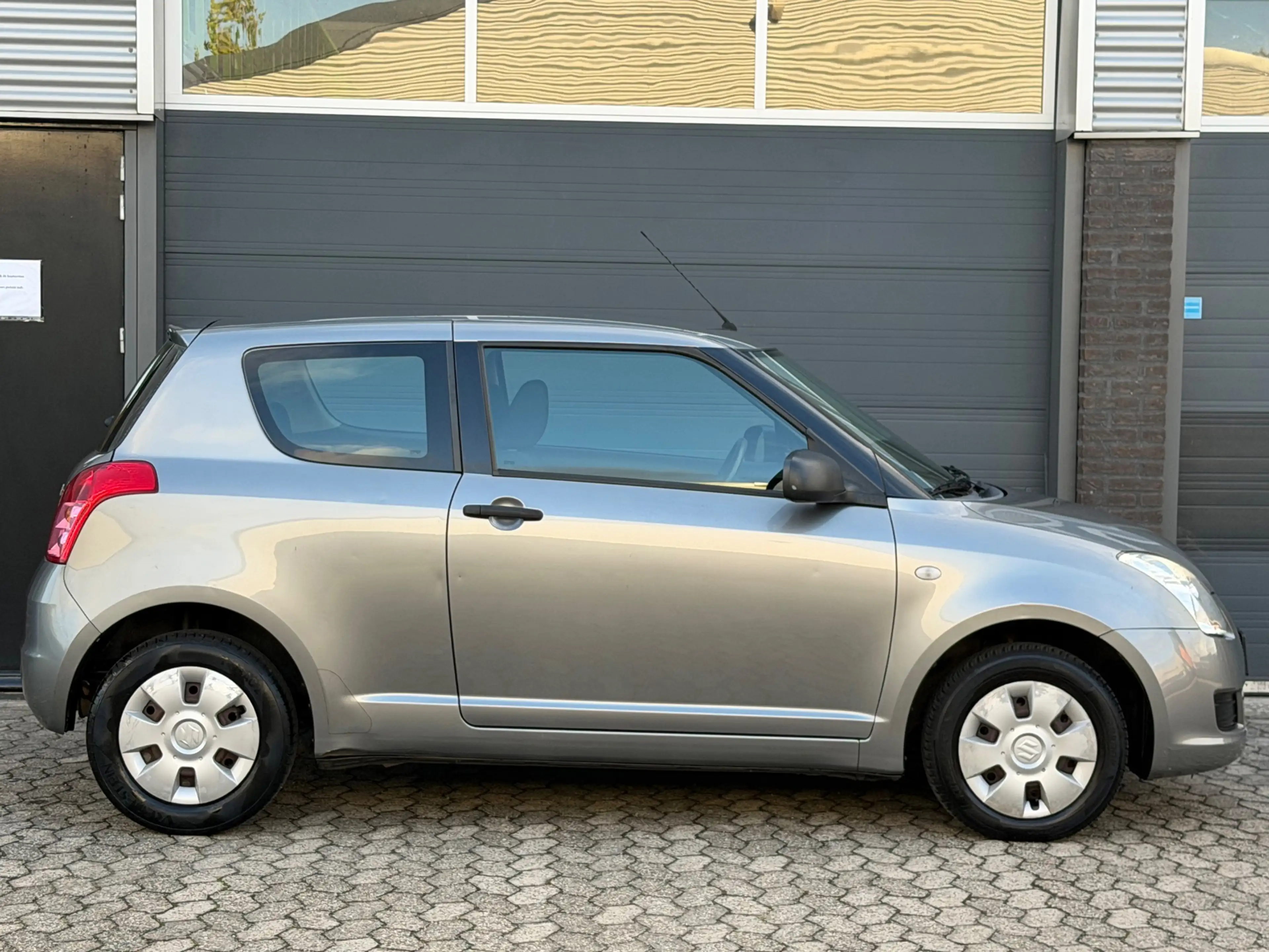 Suzuki Swift 1.3 Base 68323km NAP EERSTE EIGENAAR — photo 2