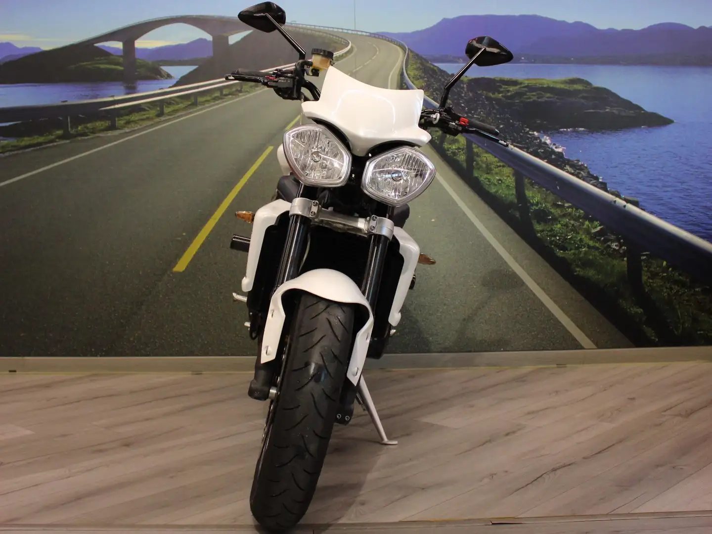 Triumph Street Triple 675 R - 2011 - km 33667 Blanc - 2