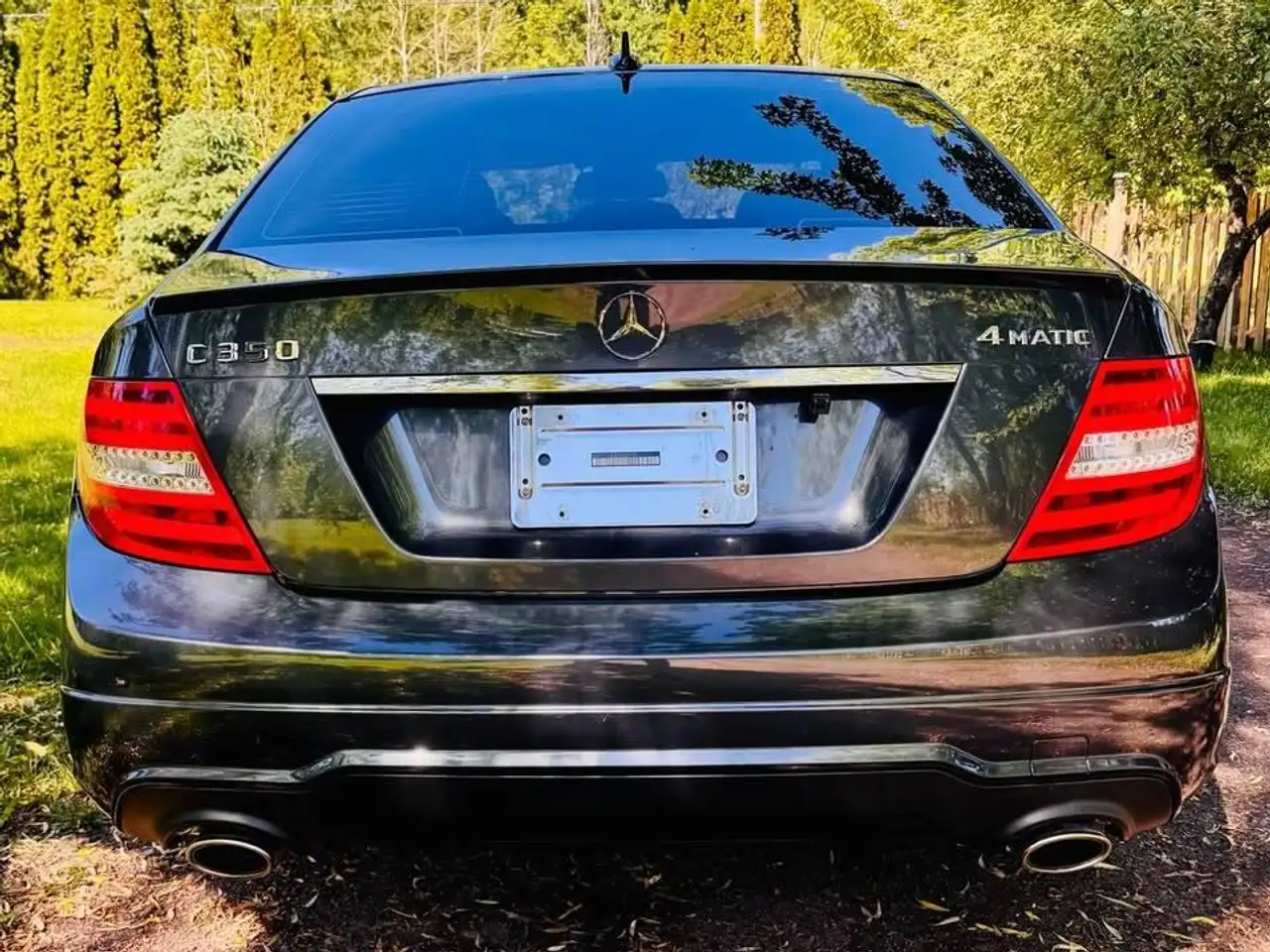 Mercedes-Benz C-Class снимка Mercedes-Benz C-Class