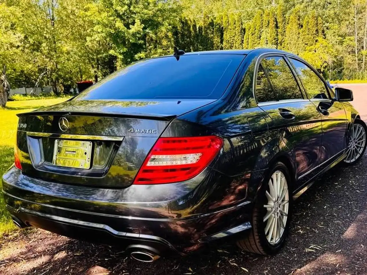 Mercedes-Benz C-Class снимка Mercedes-Benz C-Class