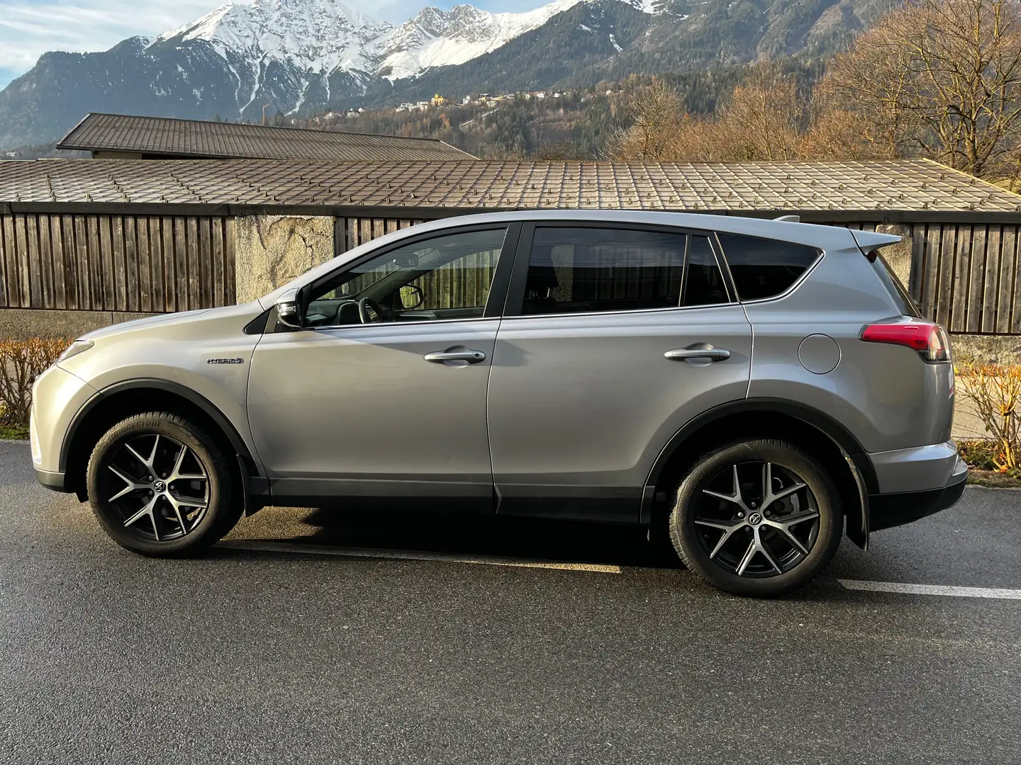 Toyota RAV 4 RAV4 2,5 Hybrid Lounge 4WD Aut. Lounge Silber - 1