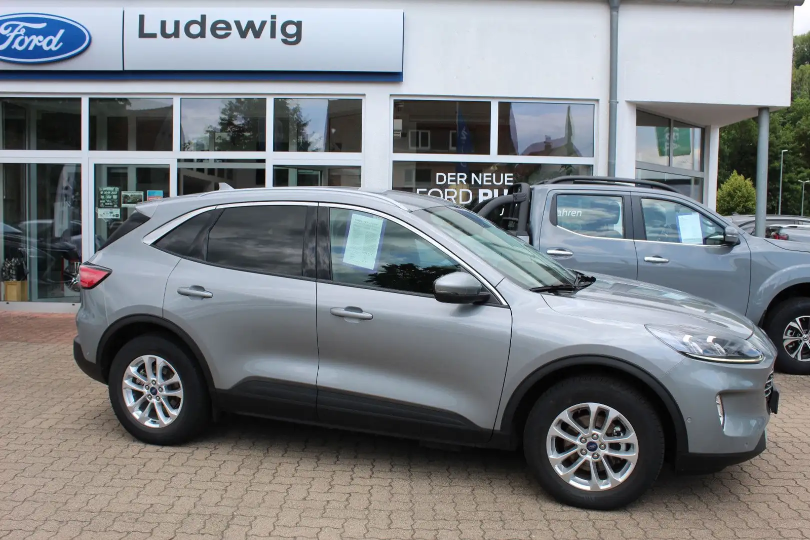 Ford Kuga Plug-In Hybrid Titanium PHEV Winterpaket Argent - 2