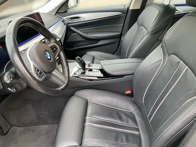 BMW 5 Series view 7