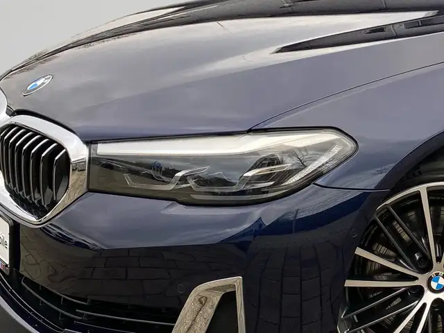 BMW 5 Series view 5