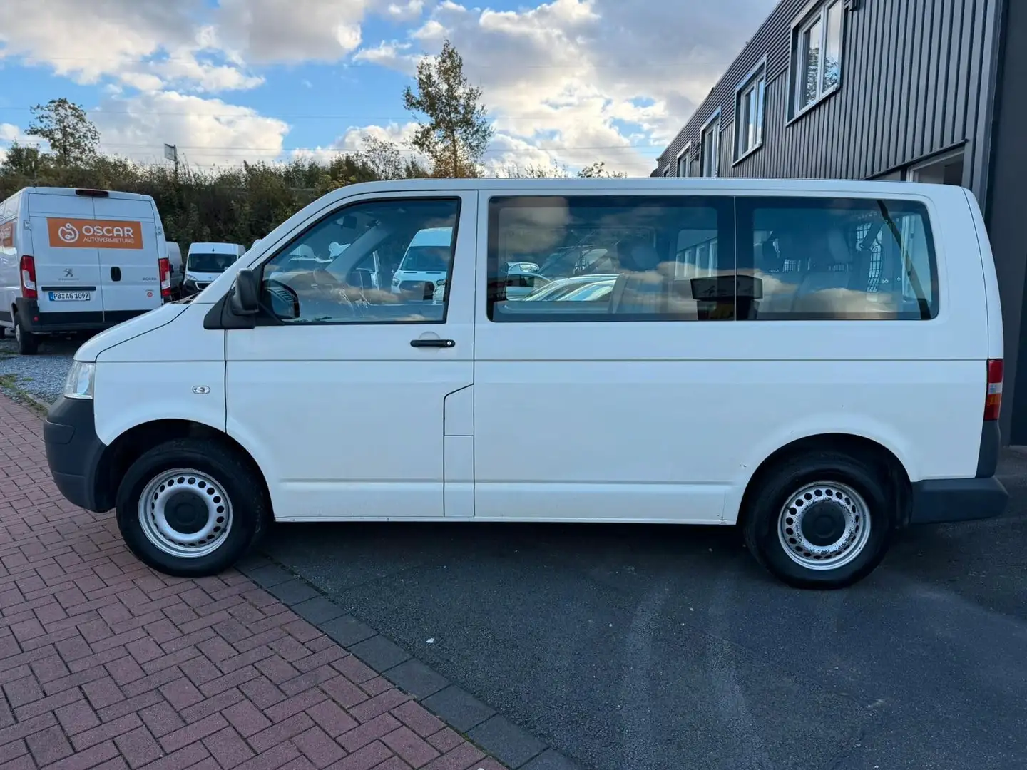 Volkswagen T5 Caravelle *Klima*8-Sitze*1.Hand Weiß - 2