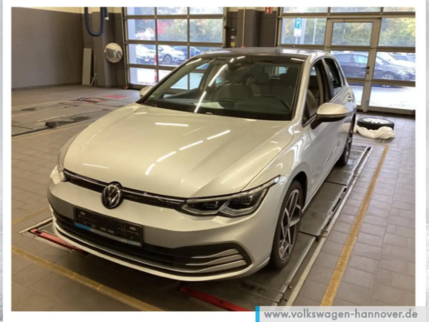 Volkswagen Golf VIII 1.5 eTSI DSG Life Navi Pano Kamera ACC Silber - 2