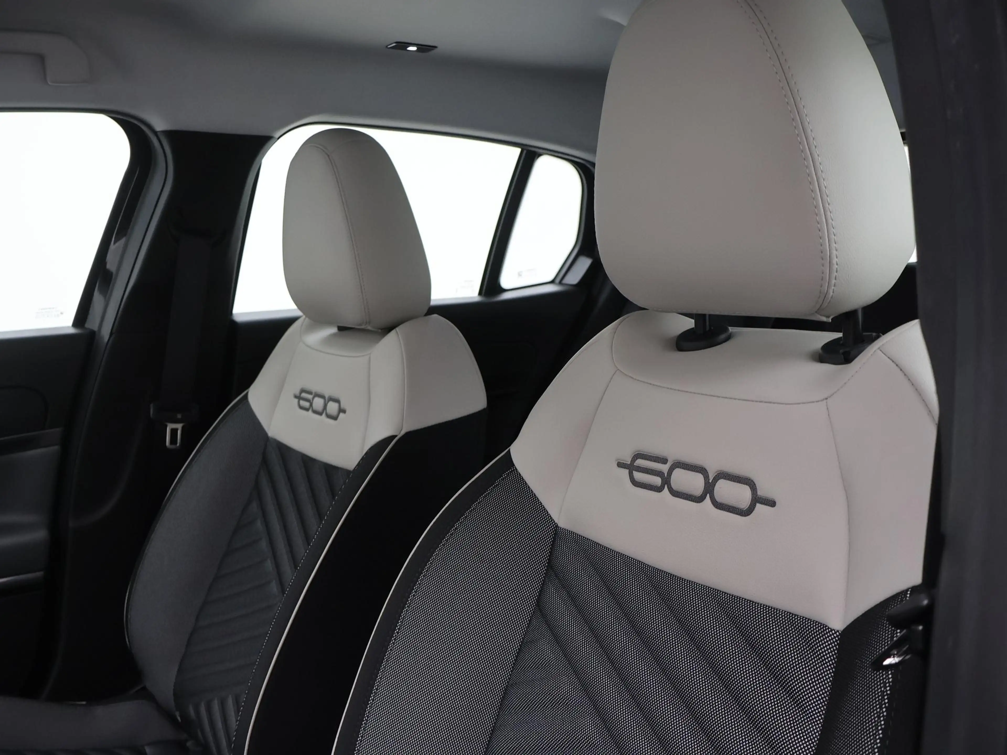Fiat 600 1.2 Hybrid Urban BLIS|STOELVERW|CAMERA|CARPLAY|LED — photo 36