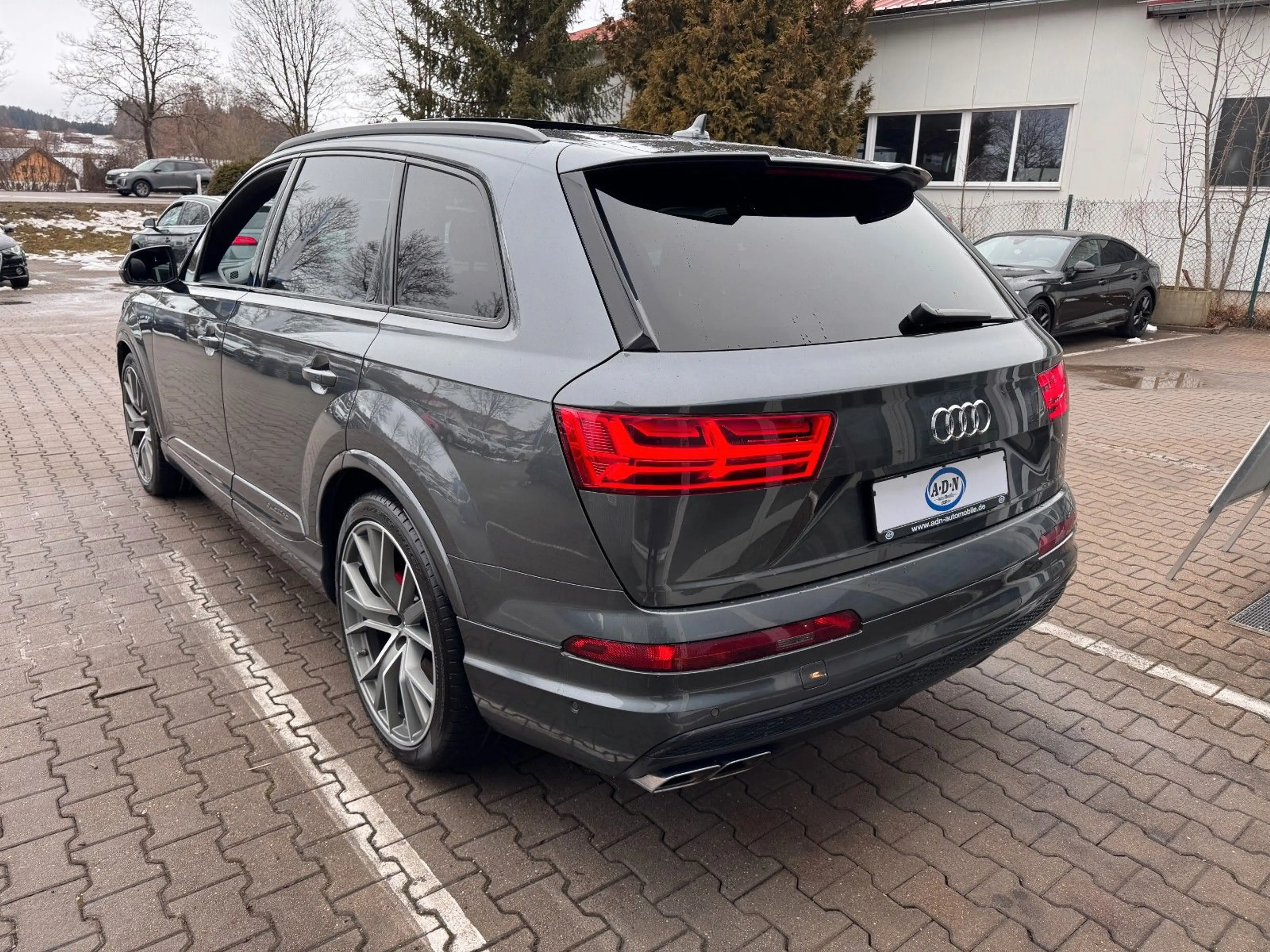 Audi SQ7 4.0 TDI quattro 7Sitzer*Matrix*Pano*360°*HUD — photo 3