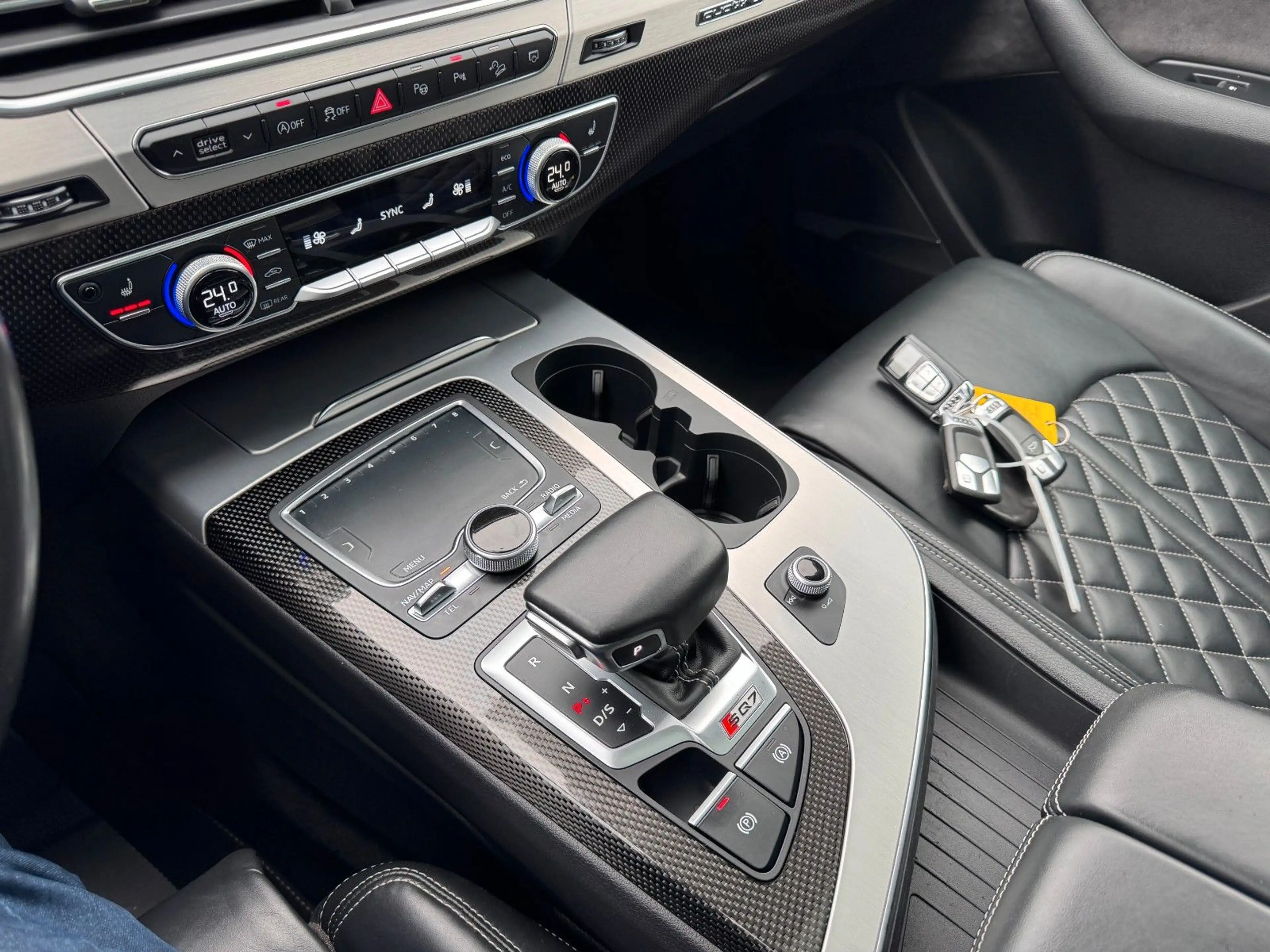 Audi SQ7 4.0 TDI quattro 7Sitzer*Matrix*Pano*360°*HUD — photo 13
