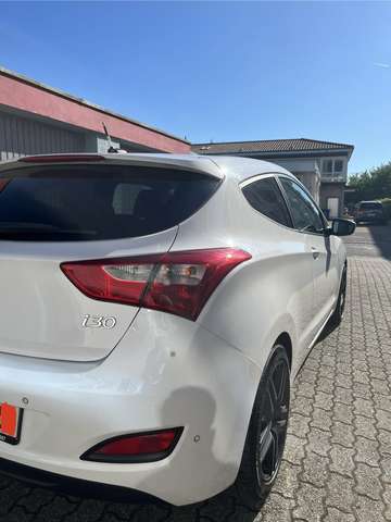 Imagine Hyundai i30 1.6 CRDi Coupe Design