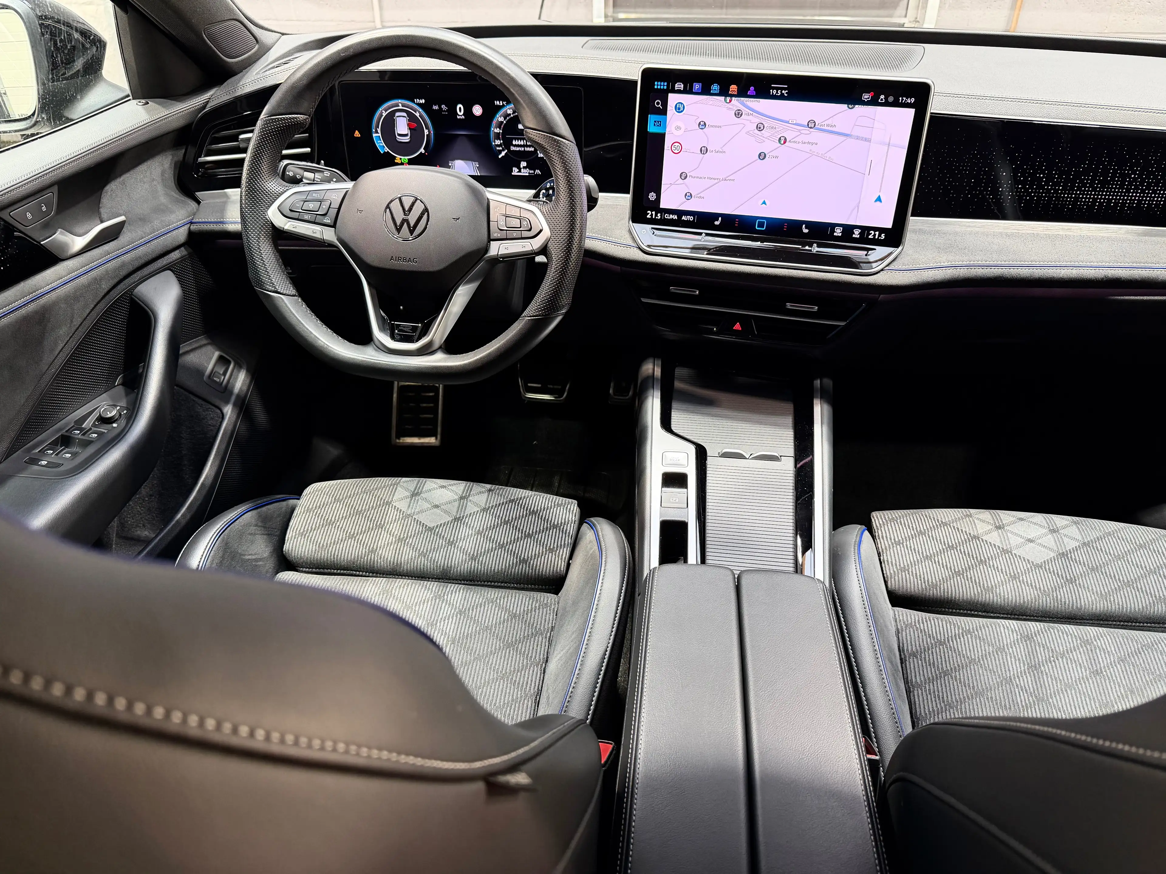 Volkswagen Passat Variant 2.0 TDI 150CV R-LINE 2025 DSG FULL FULL OPTIONS — photo 11