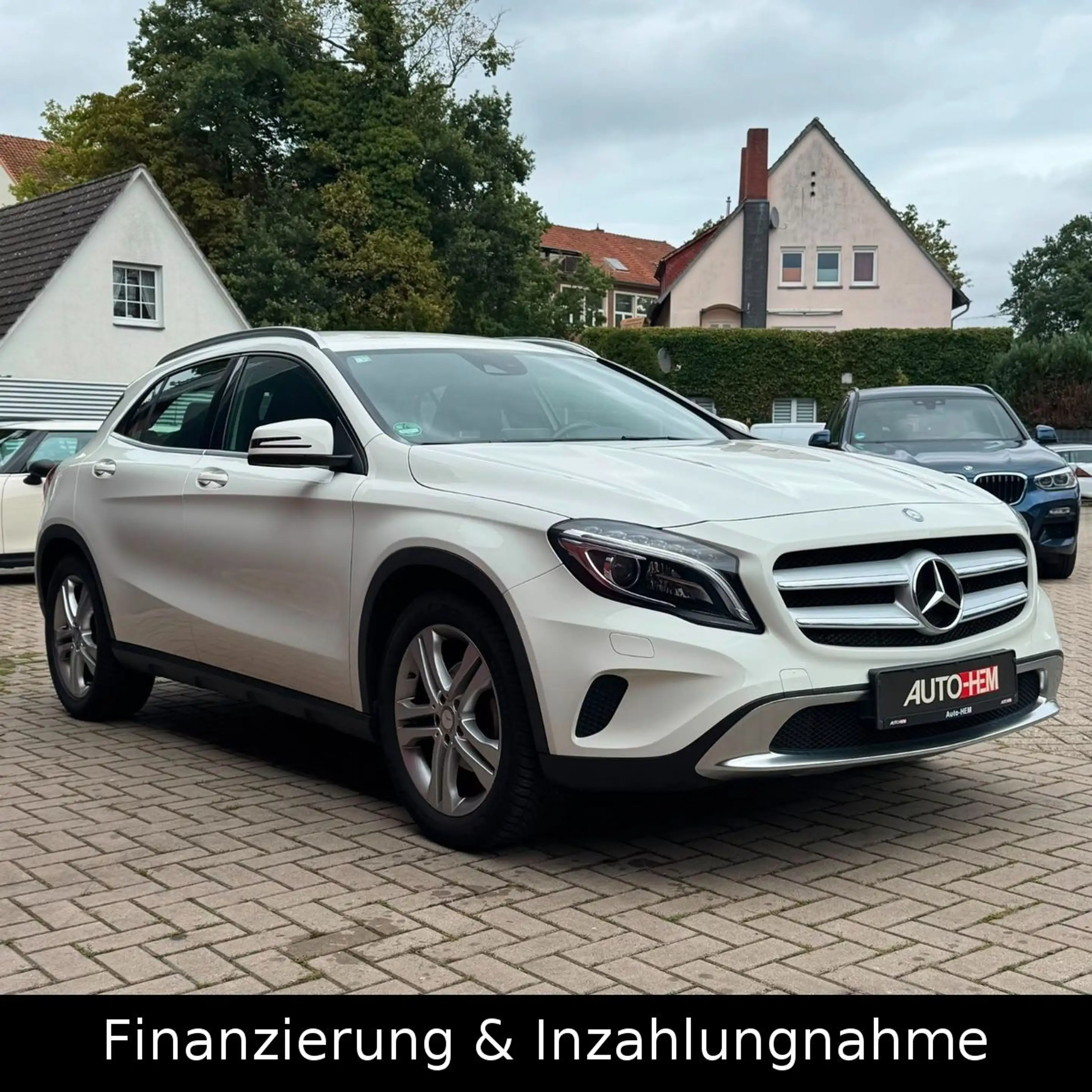 Mercedes-Benz GLA 200 Xenon Navi Sitzheizung AHK Sportsitze — photo 5