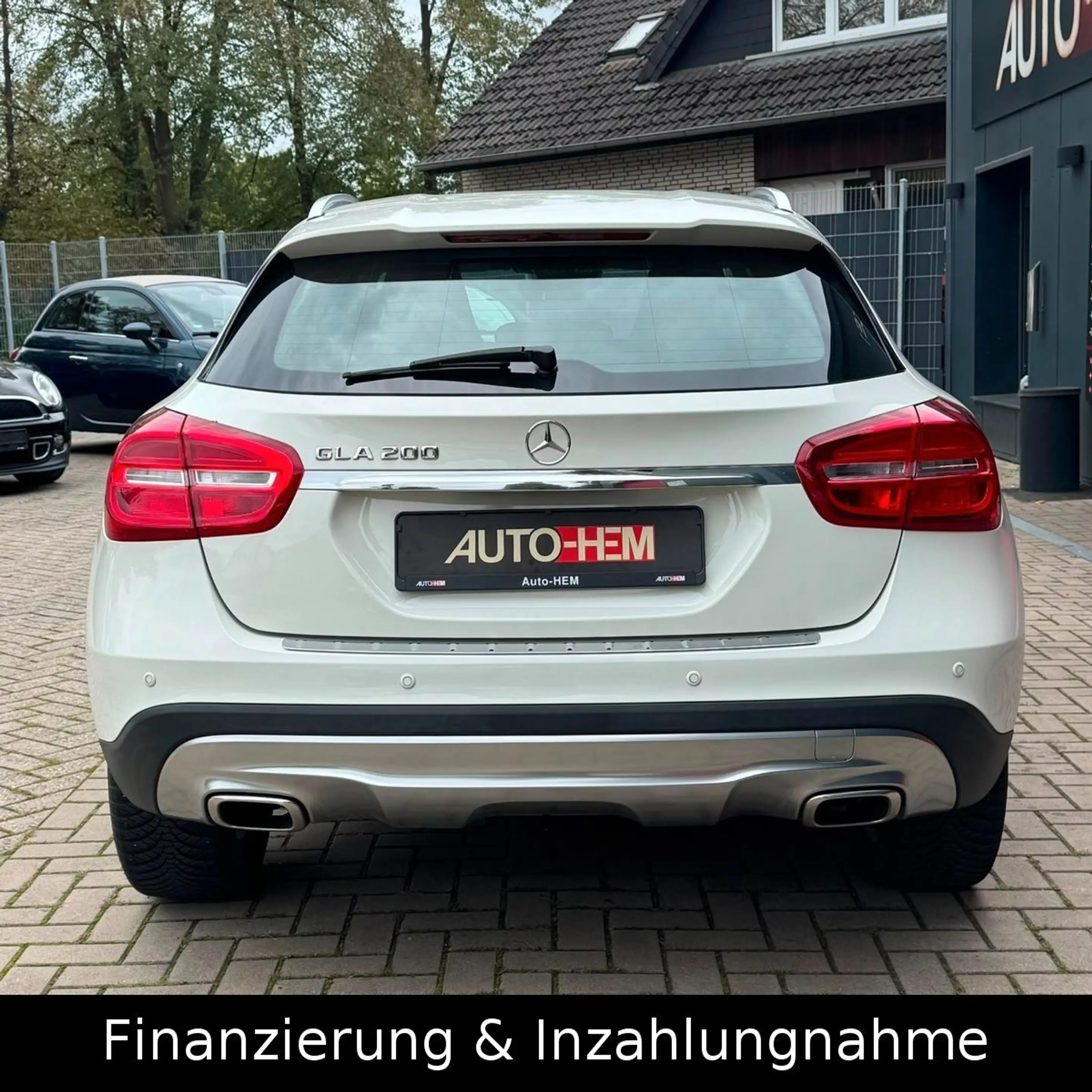 Mercedes-Benz GLA 200 Xenon Navi Sitzheizung AHK Sportsitze — photo 7