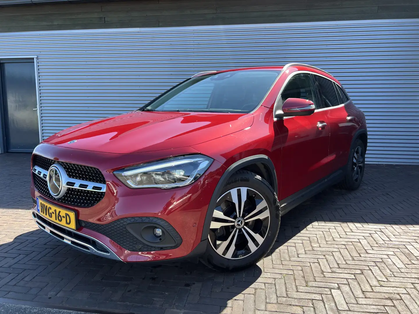 Mercedes-Benz GLA 180 Rosso - 1