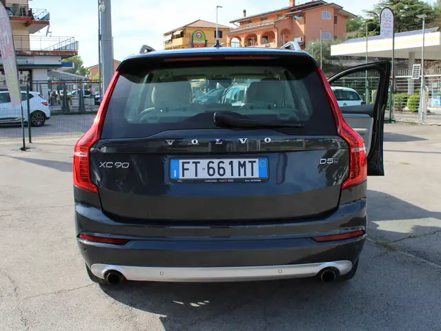 Volvo XC90 D5 AWD Geartronic 7 posti Momentum