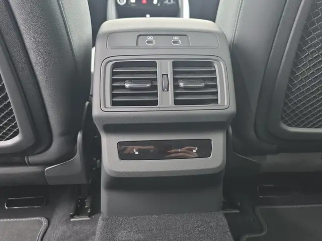 Audi Q5 view 13