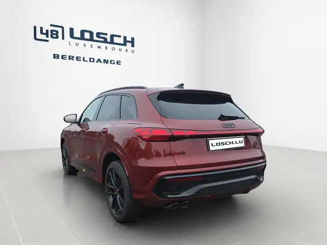 Audi Q5 view 8