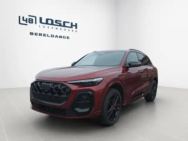 Audi Q5 view 4