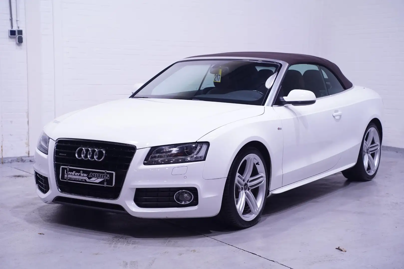 Audi A5 Cabriolet 3.0 TDI V6 240 pk Quattro Aut. S-Line Co Wit - 2
