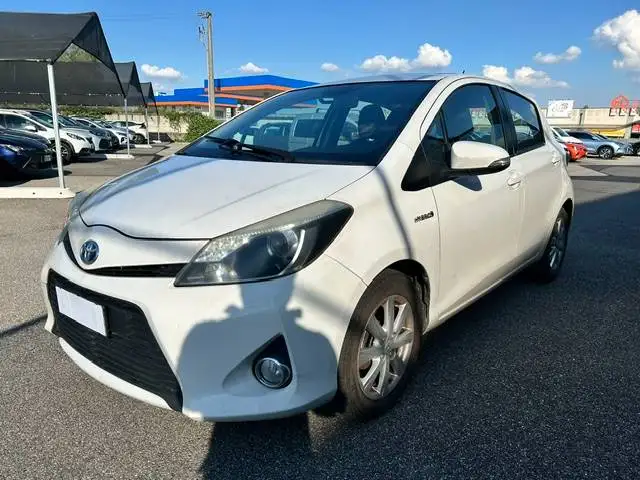 Toyota Yaris 1.5h Lounge Hybrid Aut 5 porte