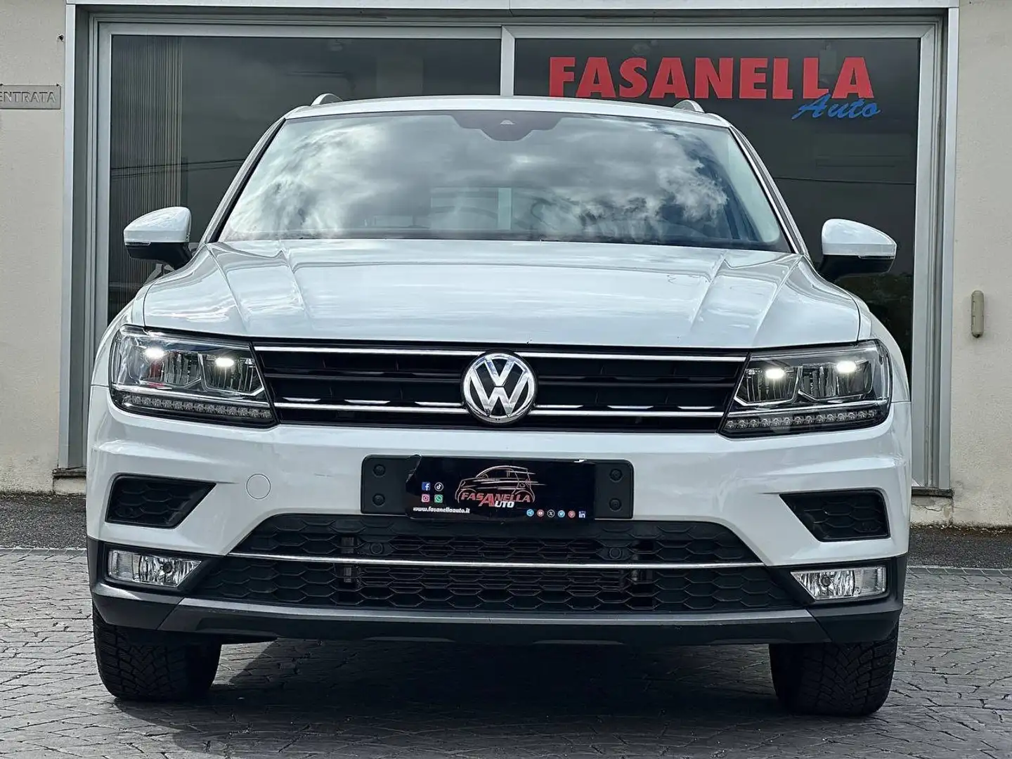 Volkswagen Tiguan Tiguan 1.4 tsi Executive 150cv dsg Bianco - 2