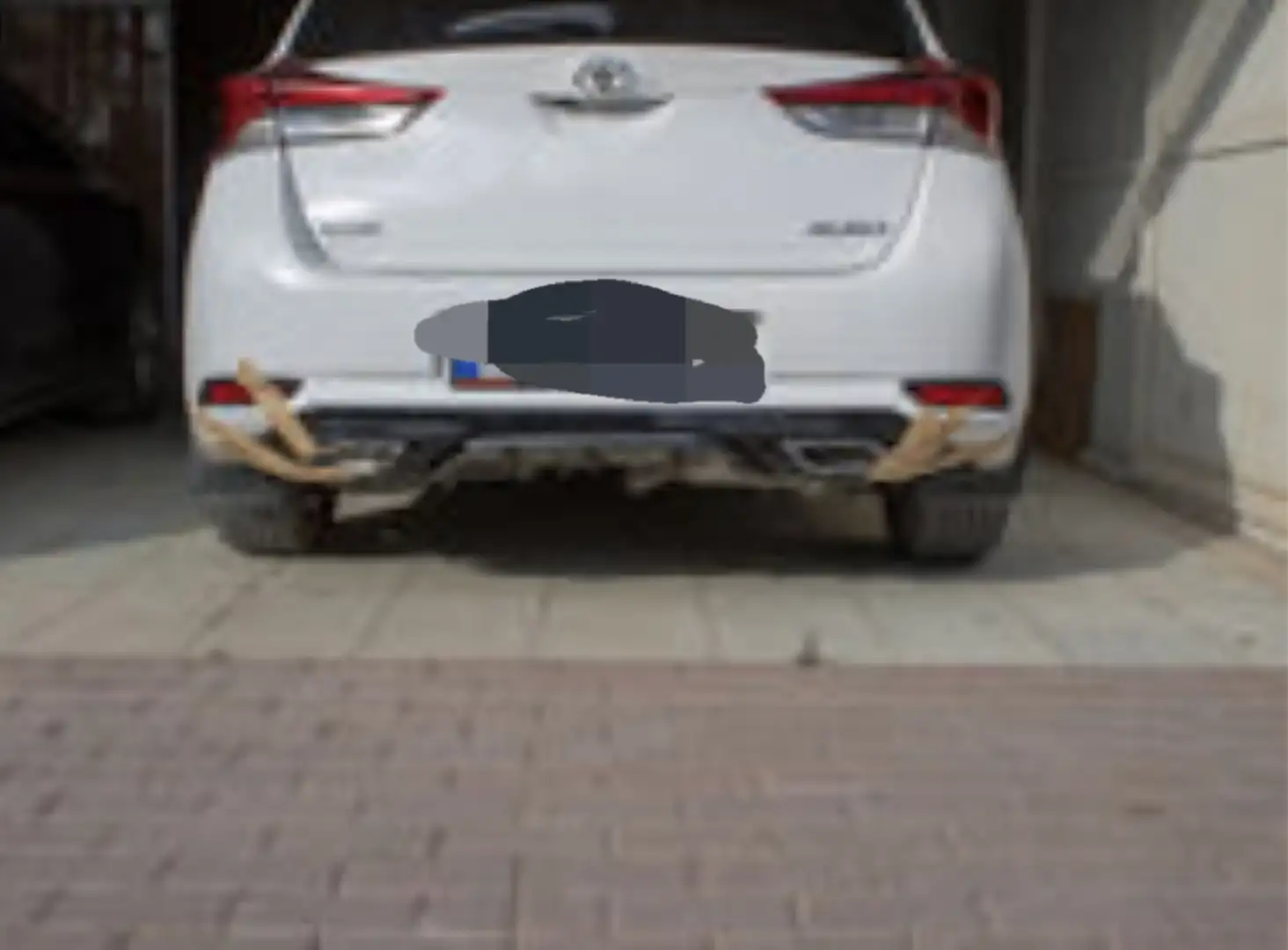 Toyota Auris 1.8h Active cvt - 2