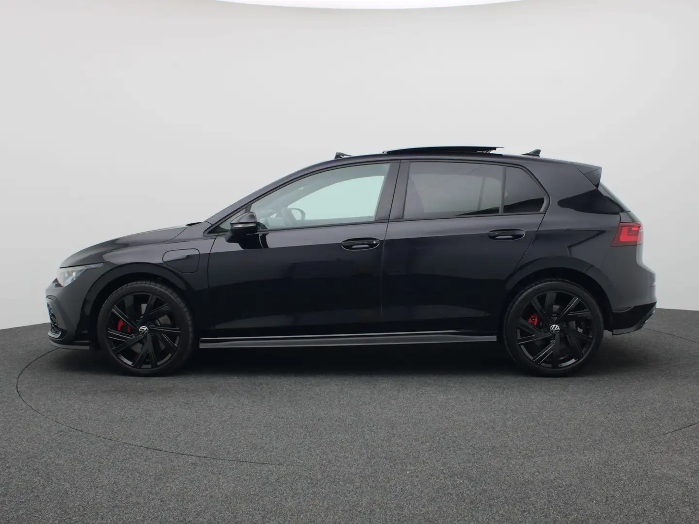 Volkswagen Golf GTE 1.4 eHybrid 245PK DSG Pano-Schuifdak, Head-Up Disp Zwart - 2