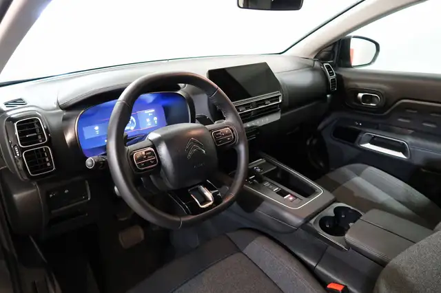 Citroen C5 Aircross view 2