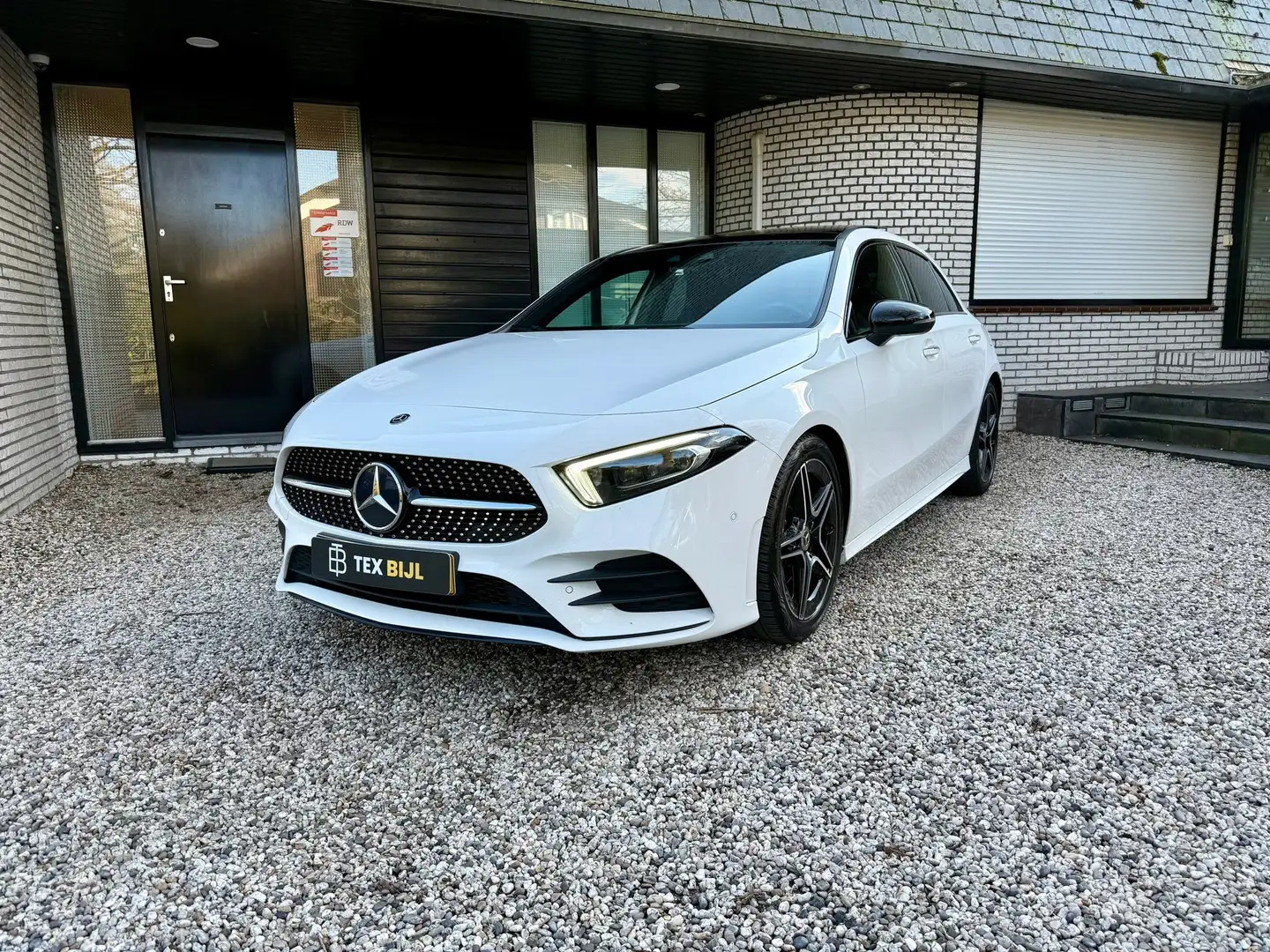 Mercedes-Benz A 180 AMG | Pano | Ambient Lights | Enz. Wit - 1