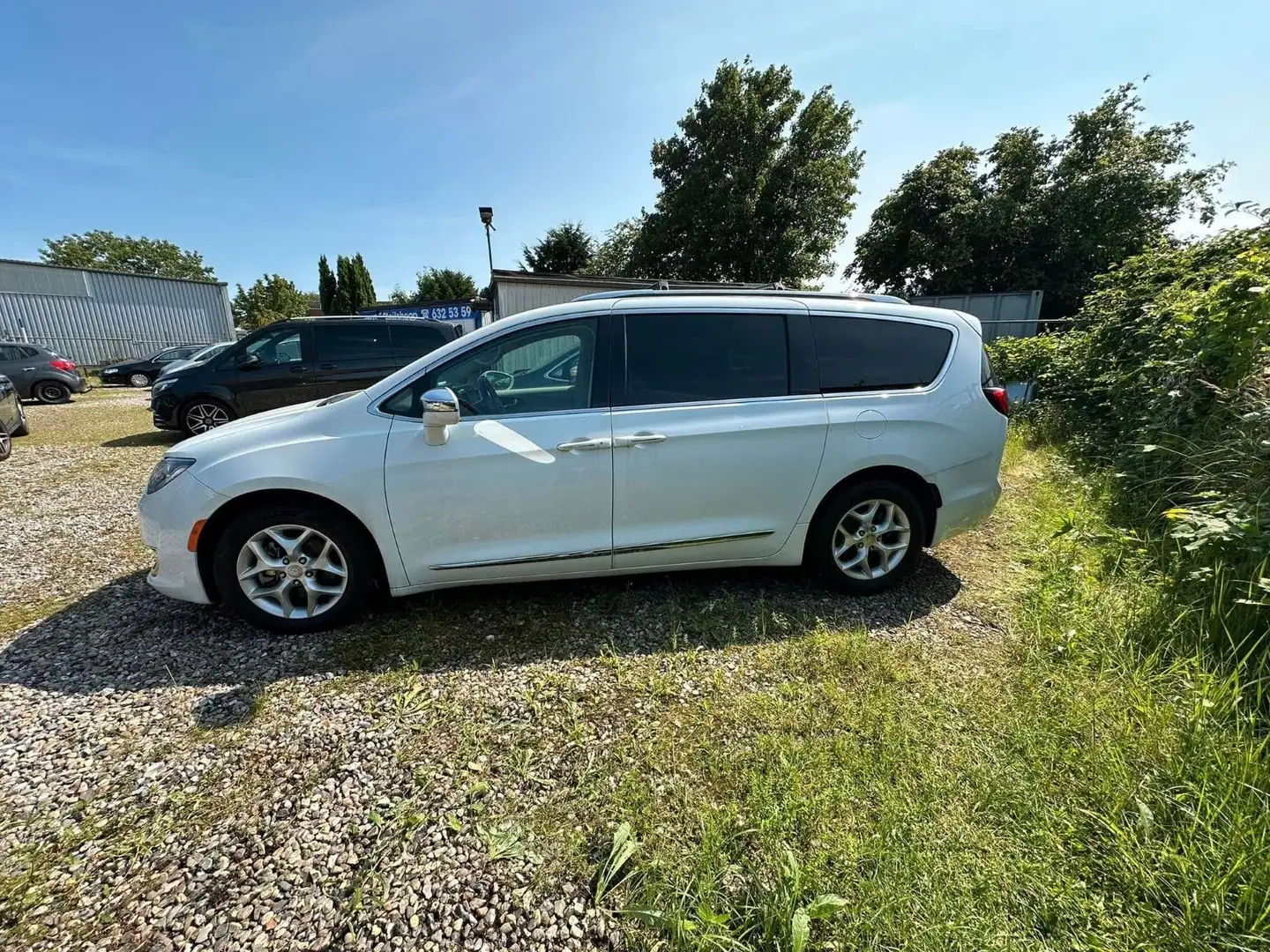 Chrysler Pacifica 3,6 Limited 2020 Unfallfrei + 7 weitere Weiß - 1
