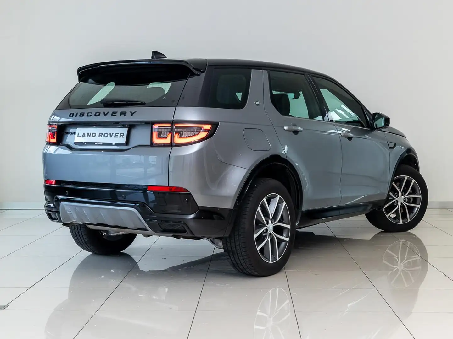 Land Rover Discovery Sport P300e Dynamic SE | Trekhaak | Pano Grijs - 2