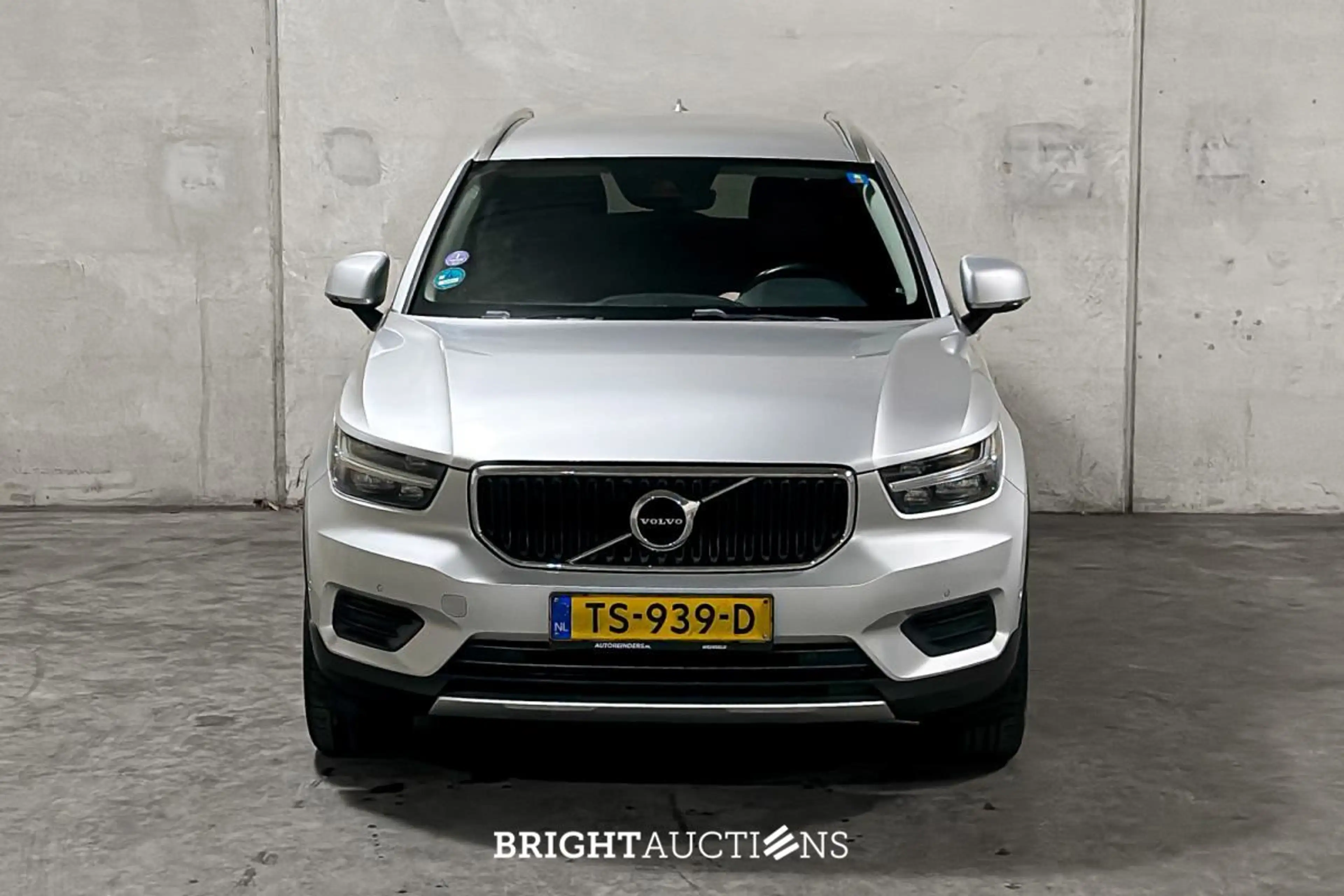 Volvo XC40 1.5 T3 Momentum — photo 8