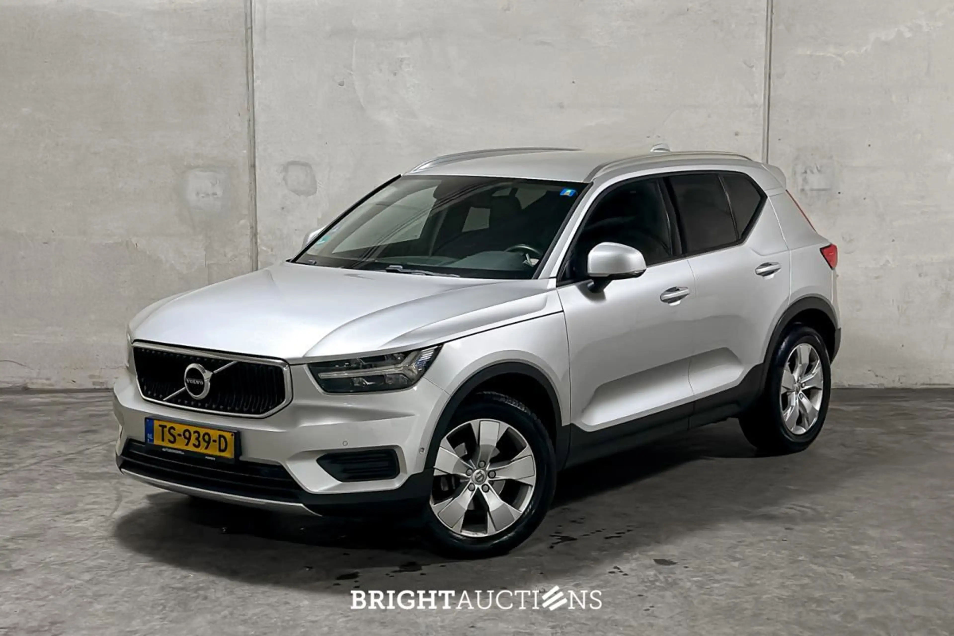 Volvo XC40 1.5 T3 Momentum — photo 6