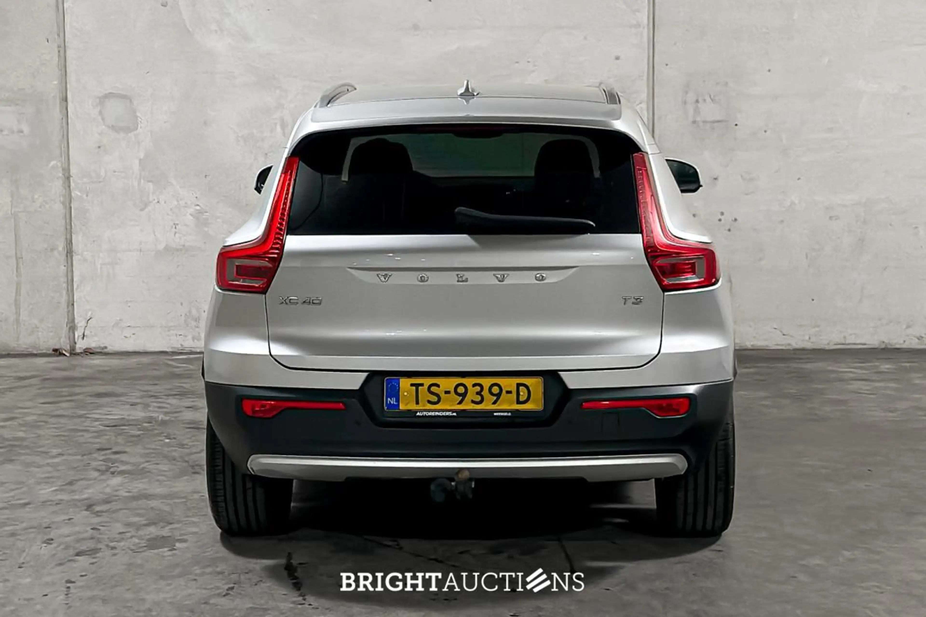 Volvo XC40 1.5 T3 Momentum — photo 15