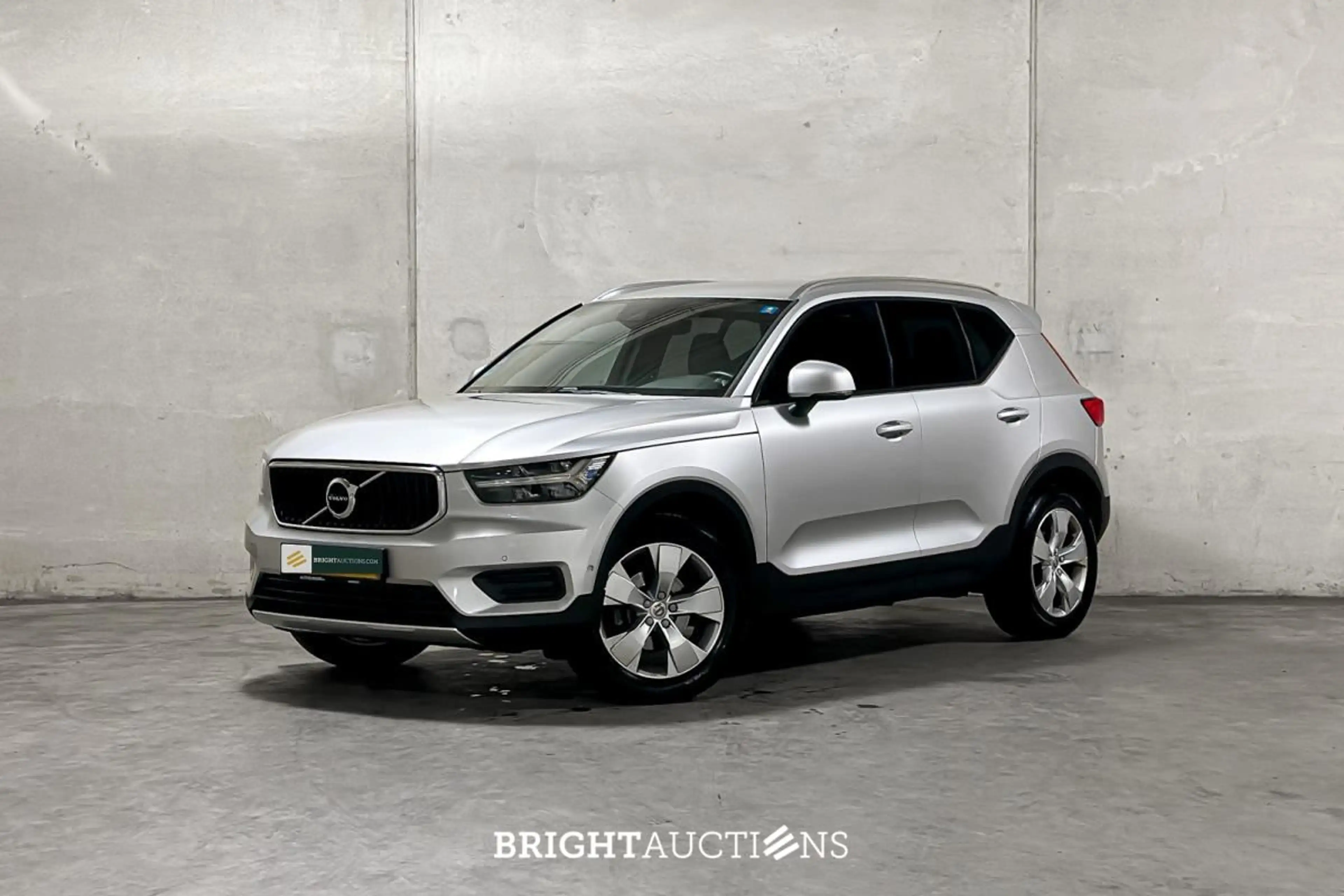 Volvo XC40 1.5 T3 Momentum — photo 3