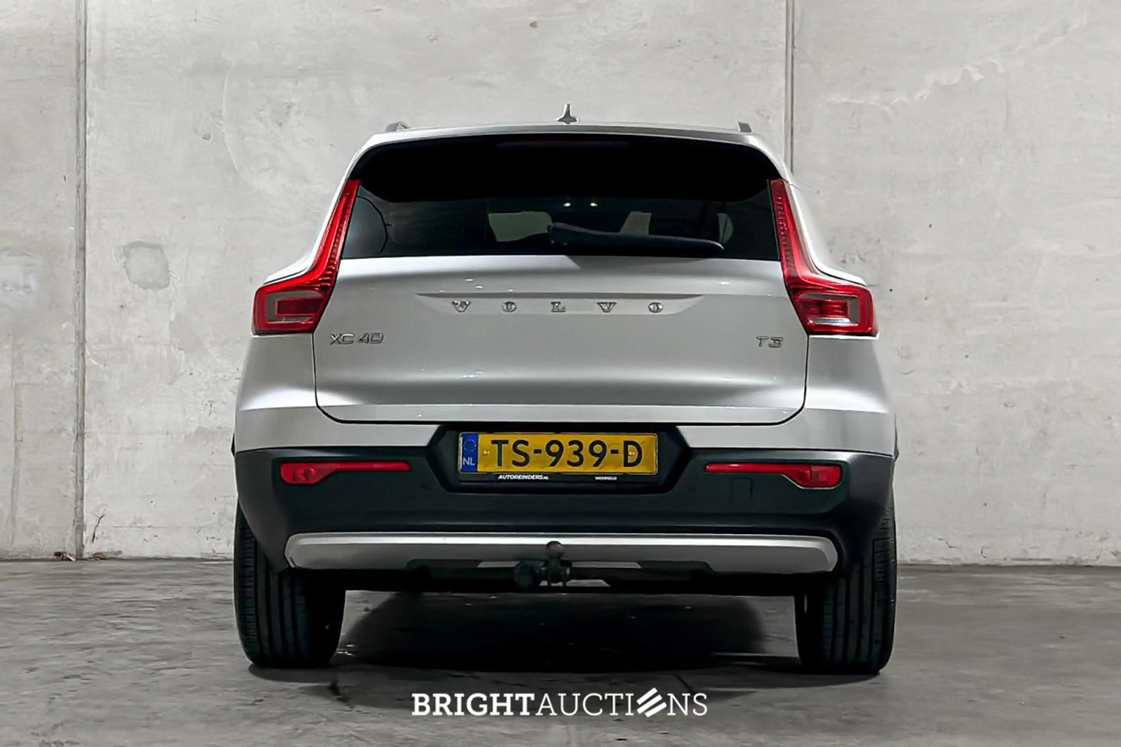 Volvo XC40 1.5 T3 Momentum — photo 14
