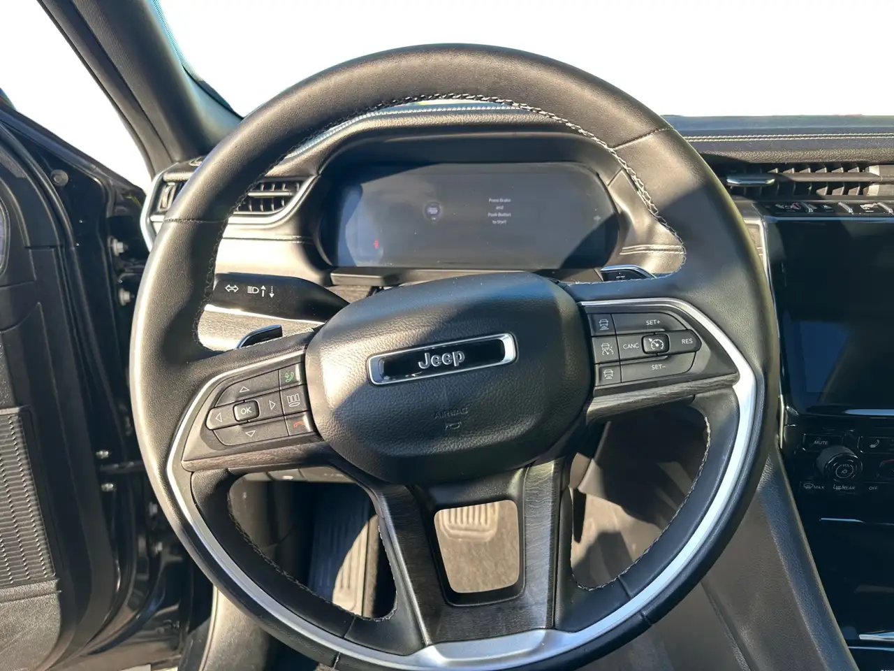 Jeep Grand Cherokee снимка Jeep Grand Cherokee
