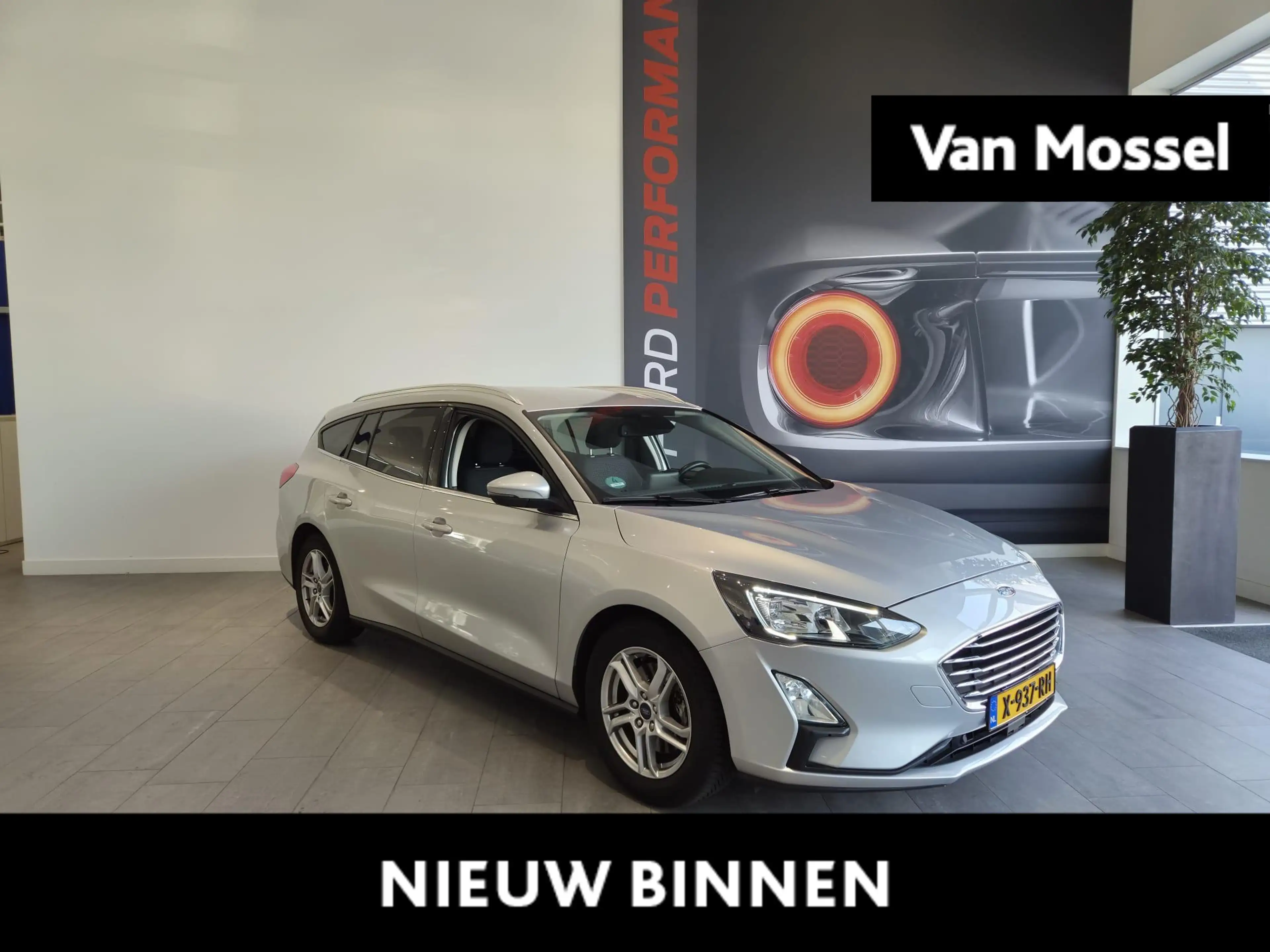 Ford Focus Wagon 1.0 EcoBoost Trend Edition Business | WINTER