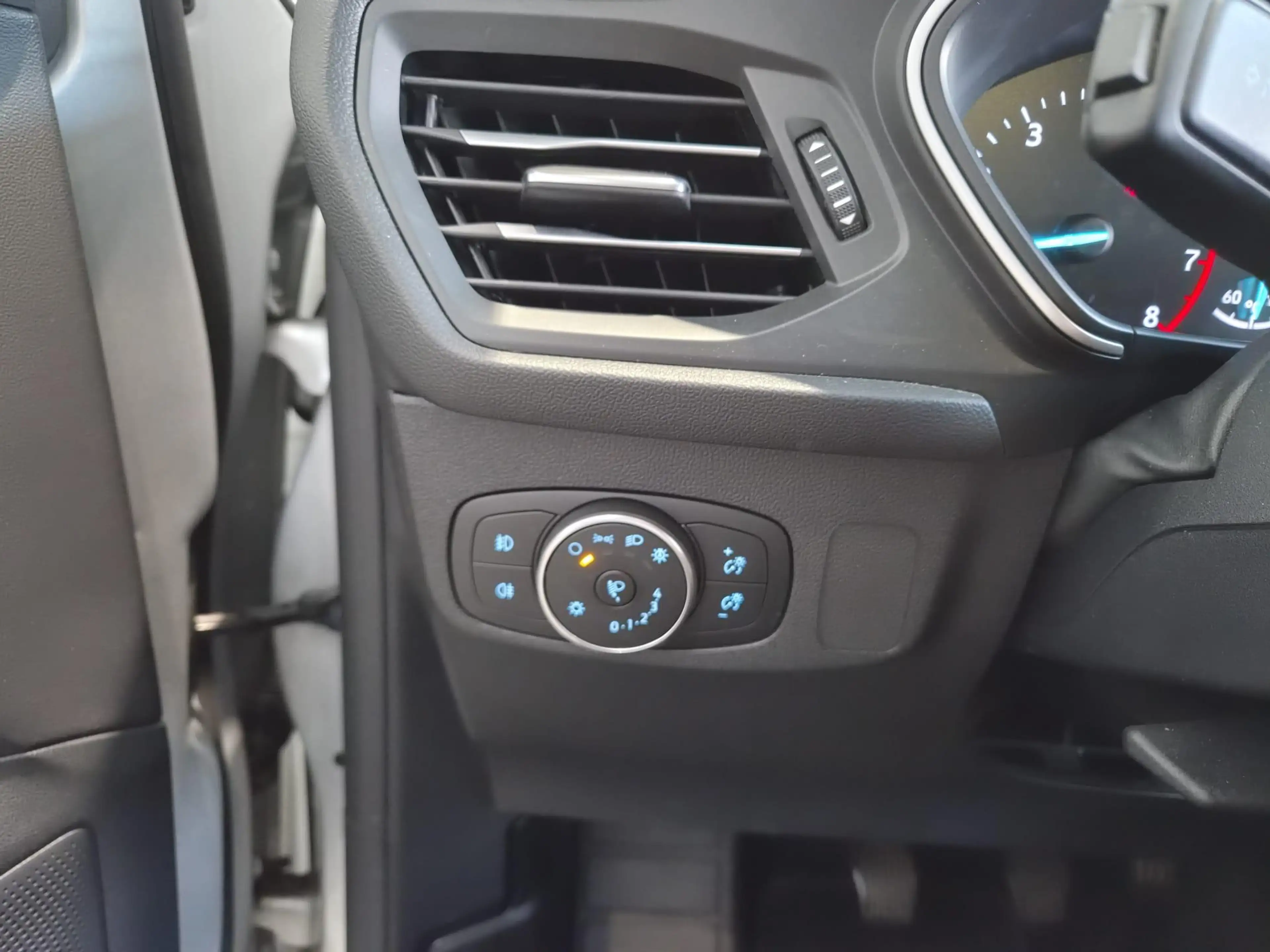 Ford Focus Wagon 1.0 EcoBoost Trend Edition Business | WINTER — photo 11