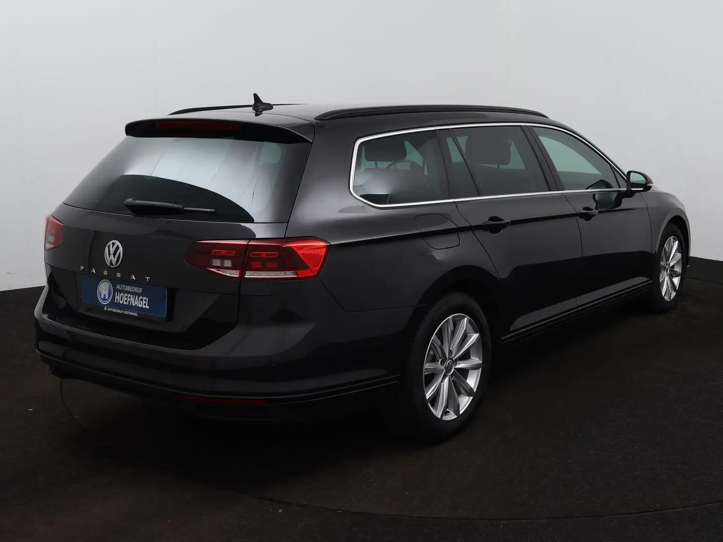Volkswagen Passat Variant 1.5 TSI Comfort Business | Automaat | Navigatie | Grey - 2
