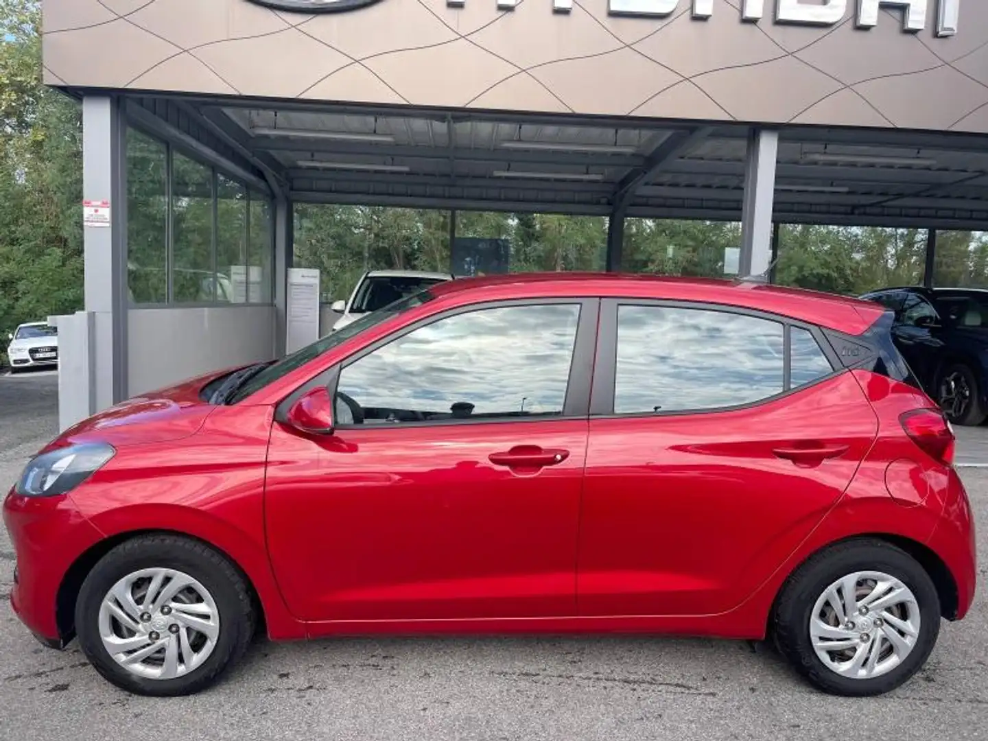 Hyundai i10 1.0 67ch ECO Intuitive Rouge - 2