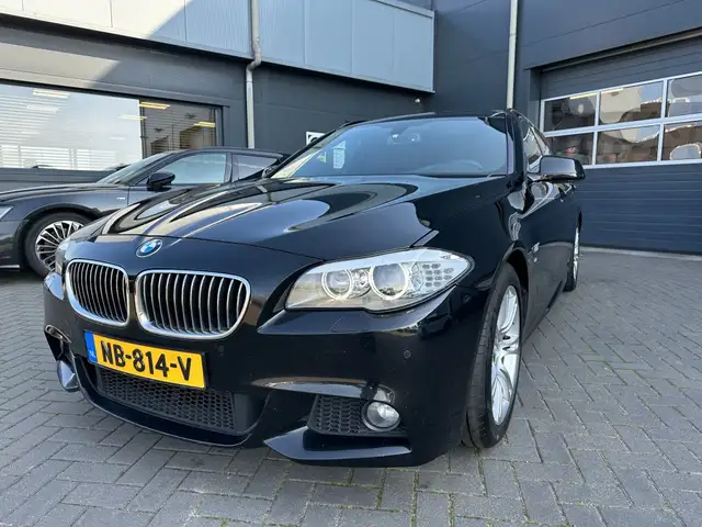 BMW 520 met nieuwe APK! Trekhaak, PDC, airco, navigatie, c