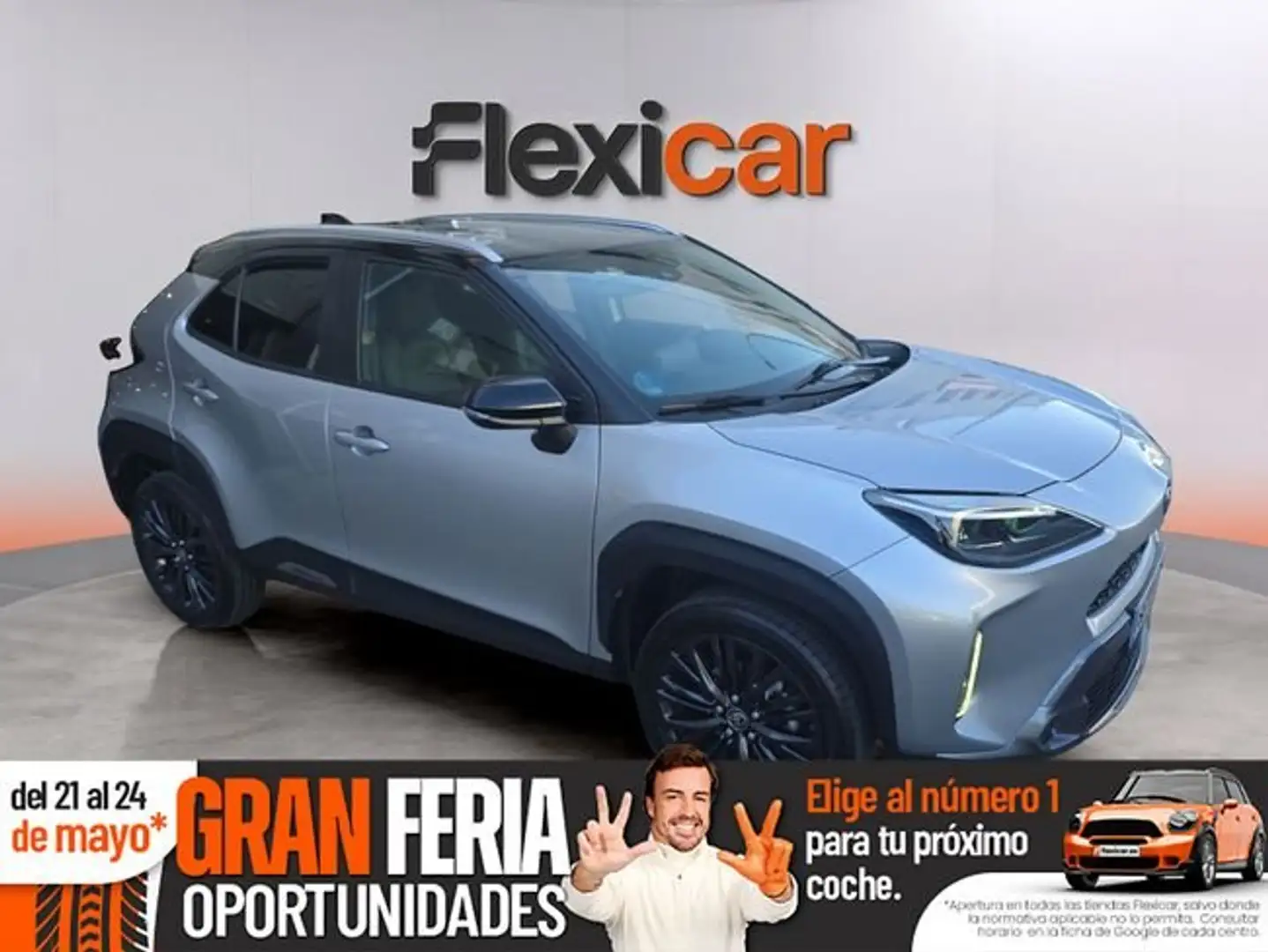 Toyota Yaris Cross 120H Adventure Gris - 1