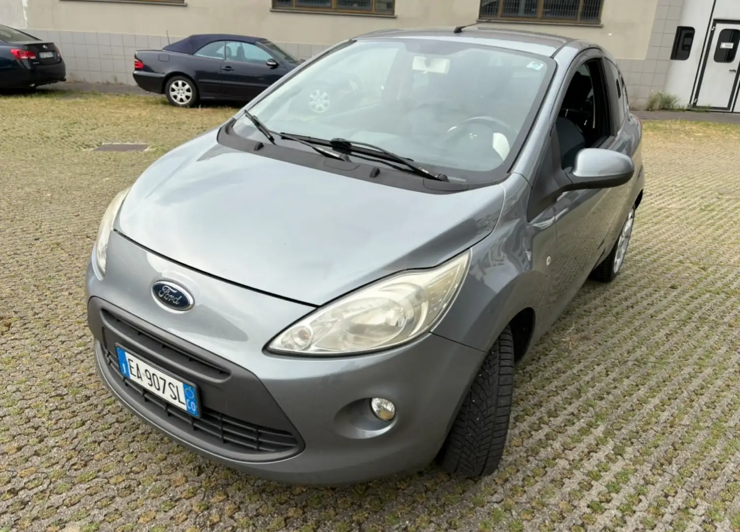 Ford Ka/Ka+ Ka 1.2 Titanium 69cv Grigio - 1